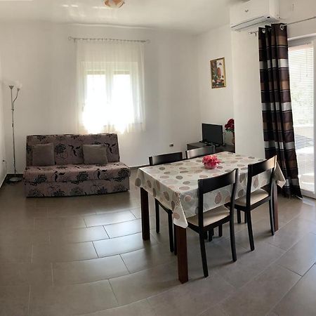 Green Hill Family Apartments Vodice Exterior photo