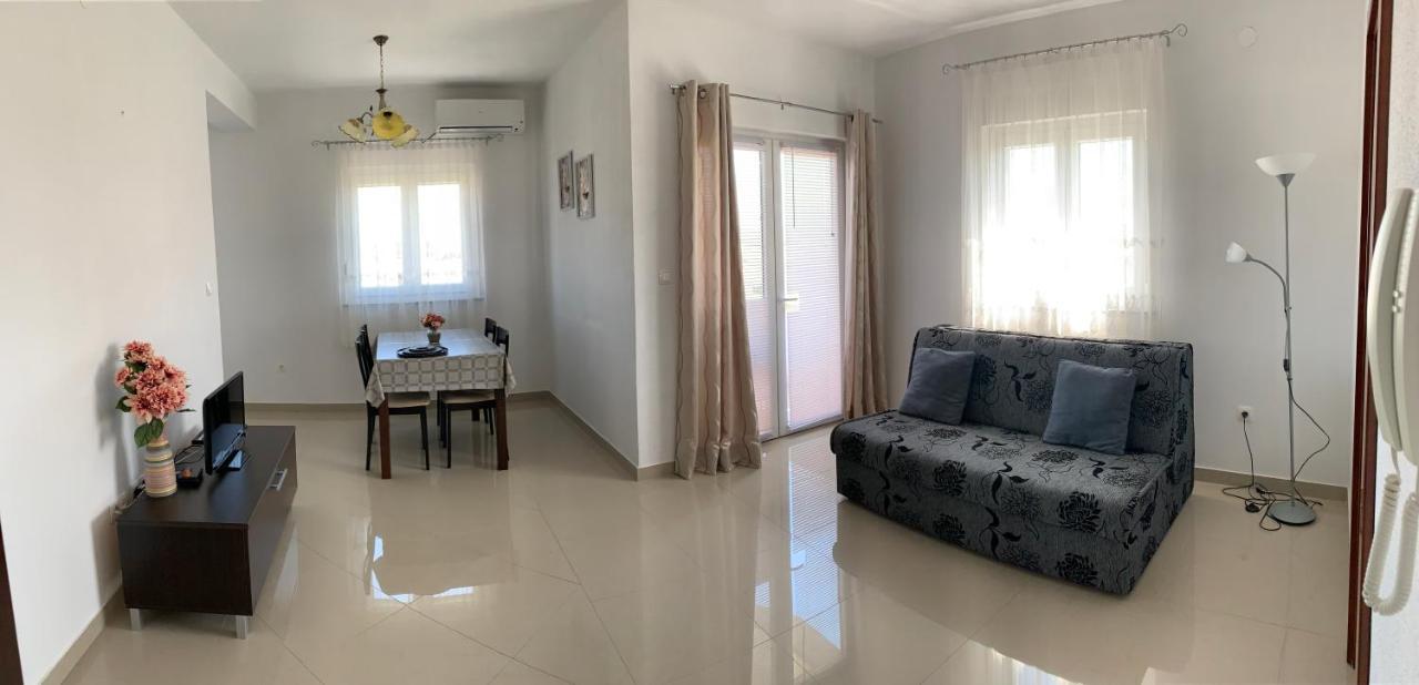 Green Hill Family Apartments Vodice Exterior photo